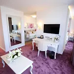 Rugs Am Schlosspark 酒店 Lichtenwalde
