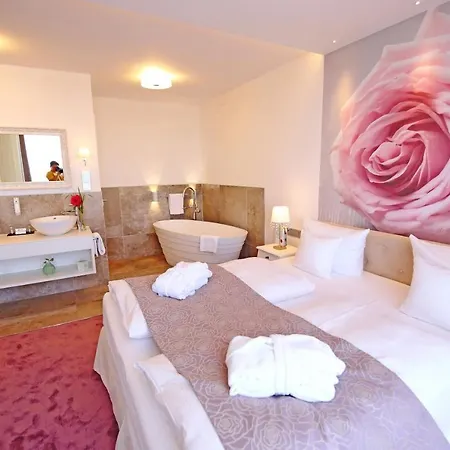 Rugs Am Schlosspark 4*